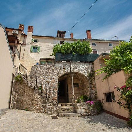 Parona Holiday Home Vrbnik Exterior photo