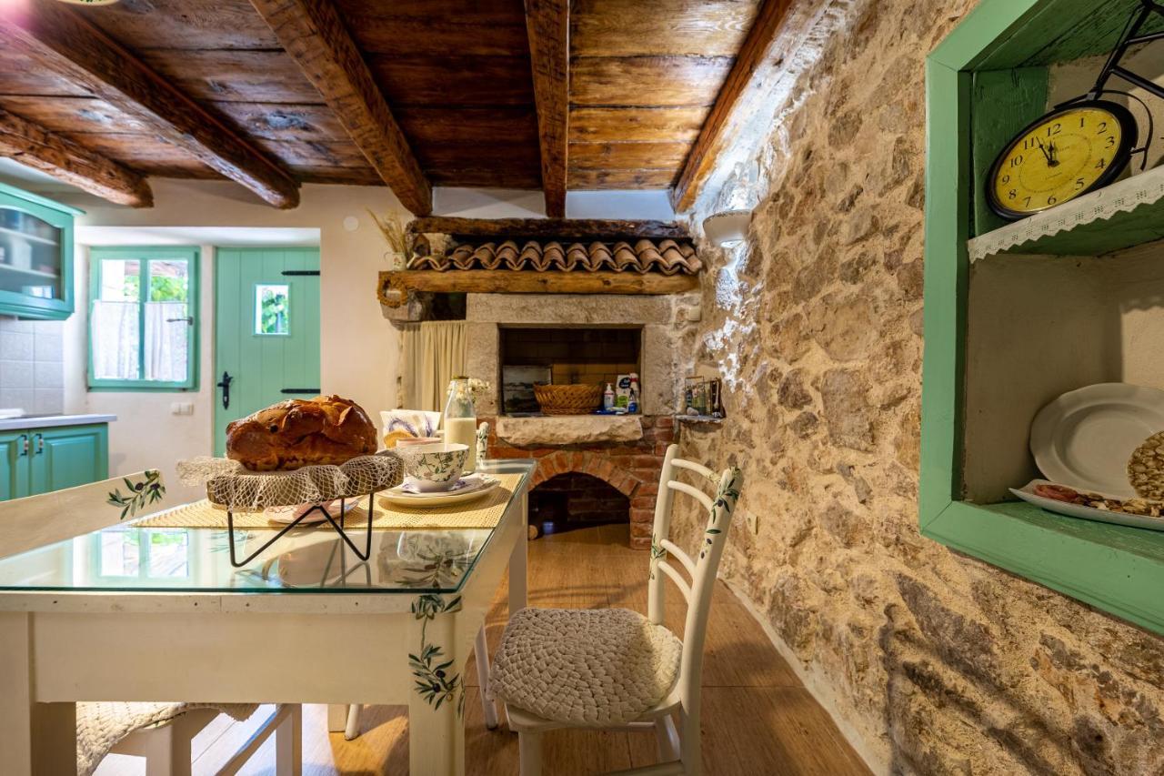 Parona Holiday Home Vrbnik Exterior photo