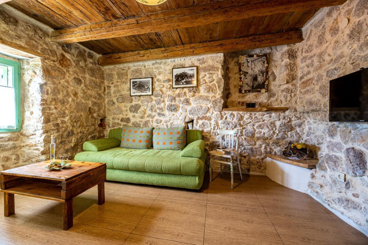 Parona Holiday Home Vrbnik Exterior photo
